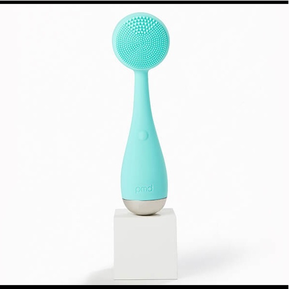 NWT PMD
Clean Facial Cleansing Device -teal - Picture 2 of 5